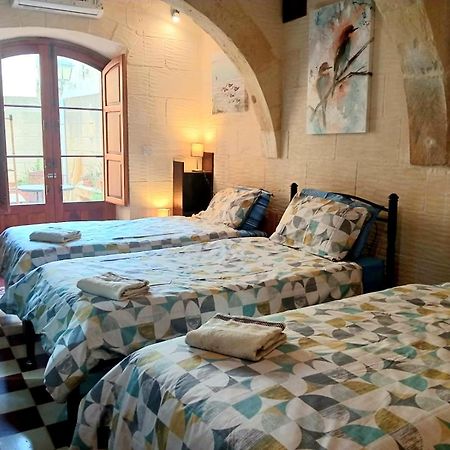 Ta Majsi Farmhouse With Indoor Heated Pool San Lawrenz Esterno foto
