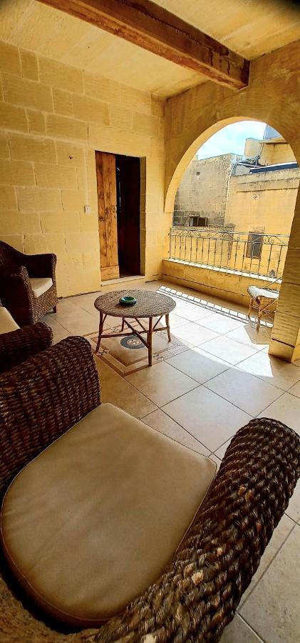 Ta Majsi Farmhouse With Indoor Heated Pool San Lawrenz Esterno foto