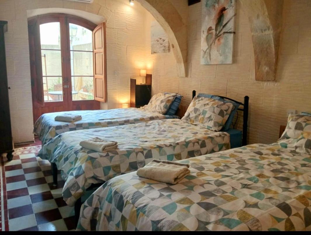Ta Majsi Farmhouse With Indoor Heated Pool San Lawrenz Esterno foto