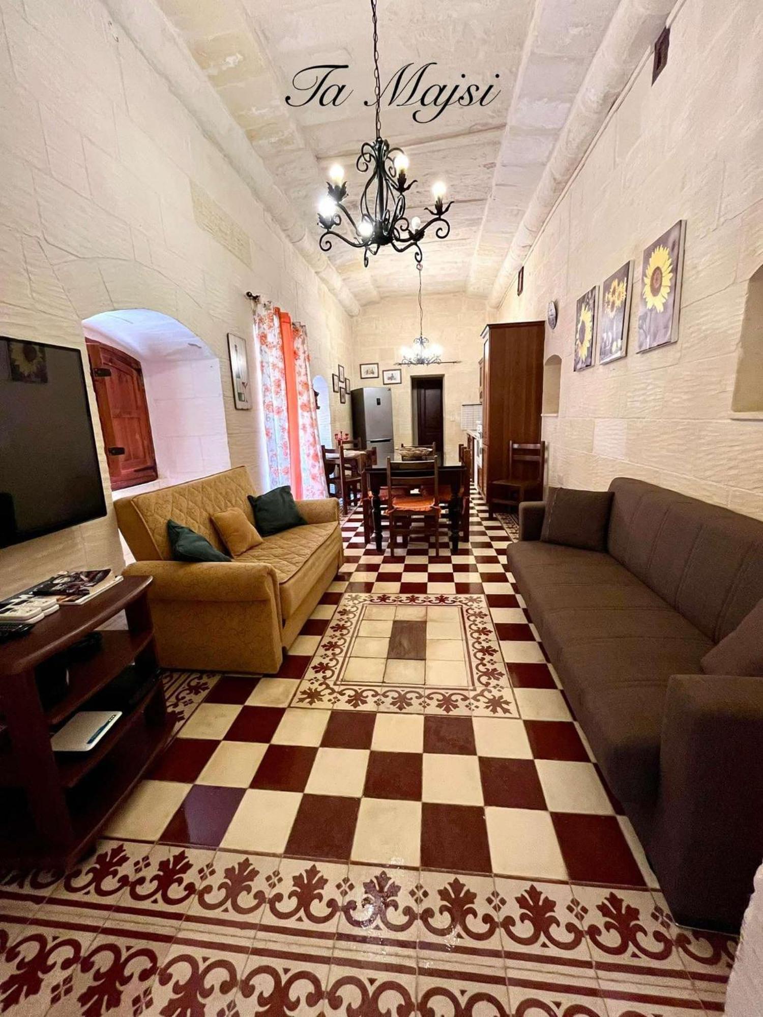 Ta Majsi Farmhouse With Indoor Heated Pool San Lawrenz Esterno foto